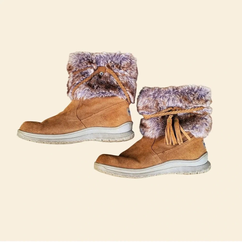 Minnetonka Womens 80083 Tan Suede Faux Fur Tassel Winter Boots Size 8M